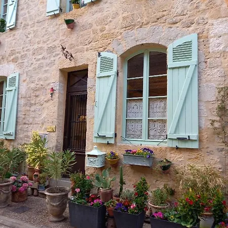D Hôtes Les Remparts Couette-café *