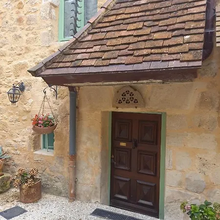 D Hotes Les Remparts 3*