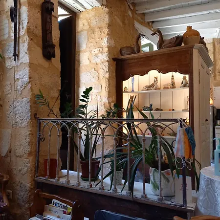 D Hotes Les Remparts 3*