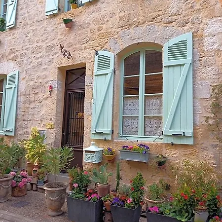 Couette-café D Hôtes Les Remparts 3*