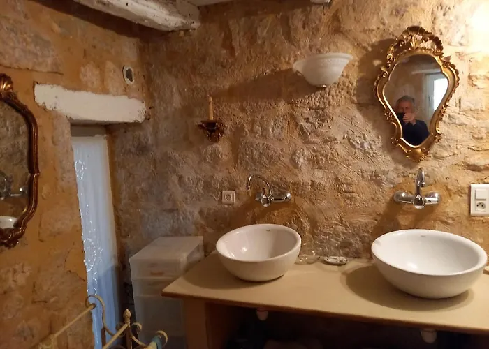 D Hotes Les Remparts ベッド・アンド・ブレックファスト