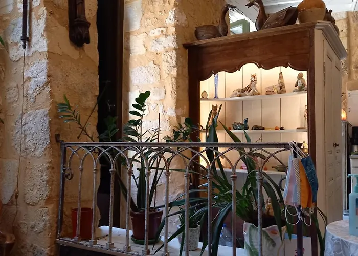 D Hotes Les Remparts 3*